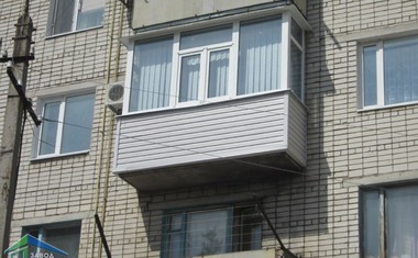 остекление балкона в пятиэтажке